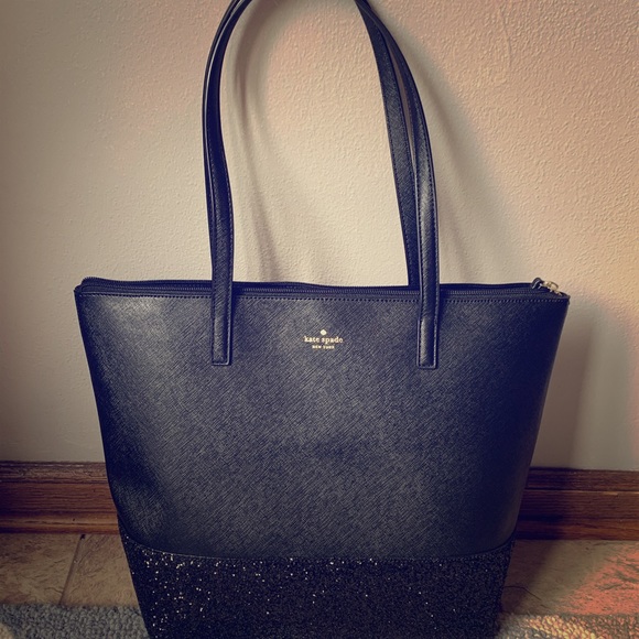 kate spade Handbags - NWT Kate spade Greta court penny tote bag